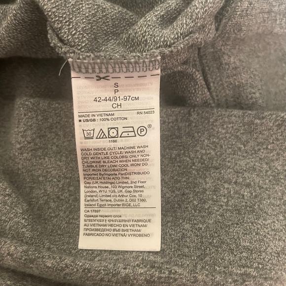 Banana Republic Non-Binary short sleeve gray sweatshirt sz Small They/Them/Their - Picture 6 of 6